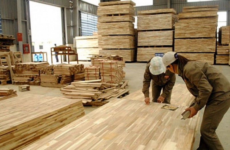 Hoa Kỳ gia hạn kết luận điều tra chống lẩn tránh thuế gỗ dán cứng từ Việt Nam