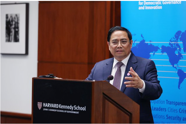 Thủ tướng Phạm Minh Chính thăm, phát biểu và dự tọa đàm chính sách tại Đại học Harvard, thành phố Cambridge, bang Massachusetts - Ảnh: VGP