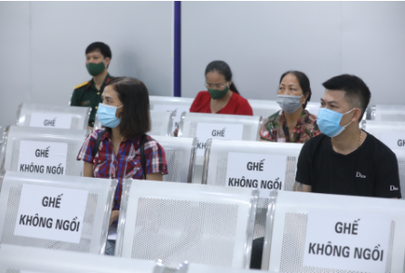 Các tình nguyện viên tham gia thử nghiệm vaccine giai đoạn 3 - Ảnh: VGP/Đình Nam