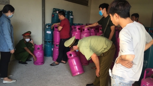 Thừa Thiên Huế: Tạm giữ số lượng lớn chai LPG có dấu hiệu xâm phạm quyền sở hữu trí tuệ