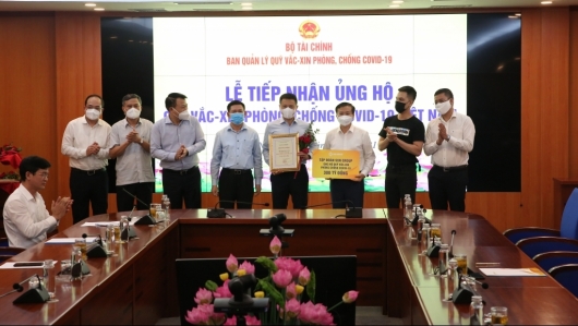 Sun Group ủng hộ 320 tỷ đồng cho Quỹ vắc-xin phòng chống dịch Covid-19 của Chính phủ