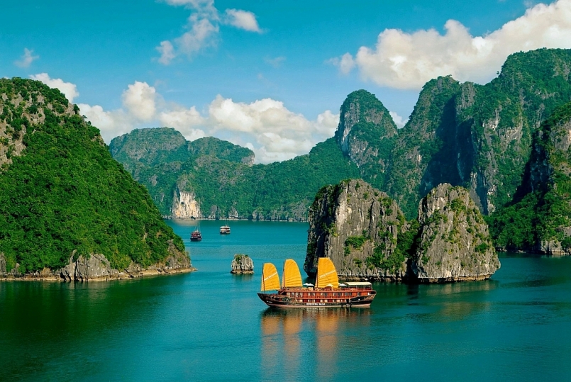 Quảng Ninh miễn phí vé tham quan vịnh Hạ Long từ nay đến hết 2021