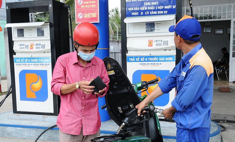Giá xăng dầu tăng mạnh lần thứ 5 liên tiếp