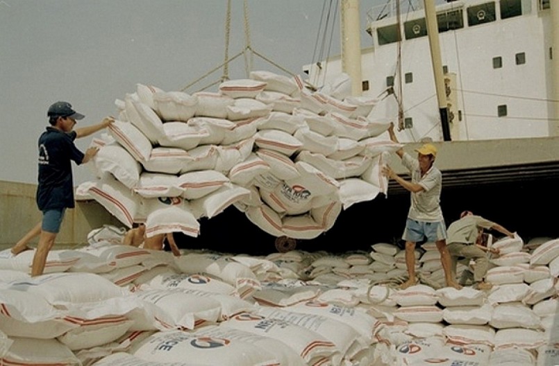 trong tháng 5 xuất khẩu gạo của Việt Nam đạt mức cao nhất trong vòng một năm trở lại đây