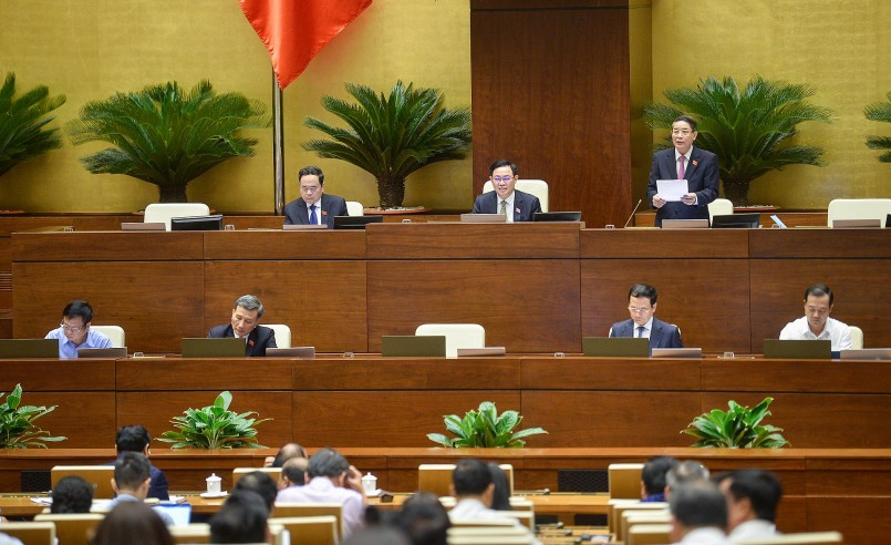 Phó Chủ tịch Quốc hội Nguyễn Đức Hải phát biểu kết thúc phiên thảo luận chiều 15/6/2022.
