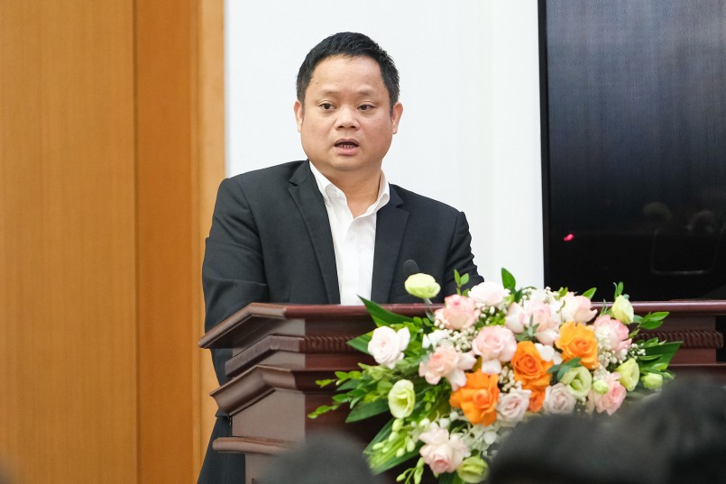 Phó Chủ nhiệm Văn phòng Quốc hội Vũ Minh Tuấn báo cáo kết quả Kỳ họp thứ 3