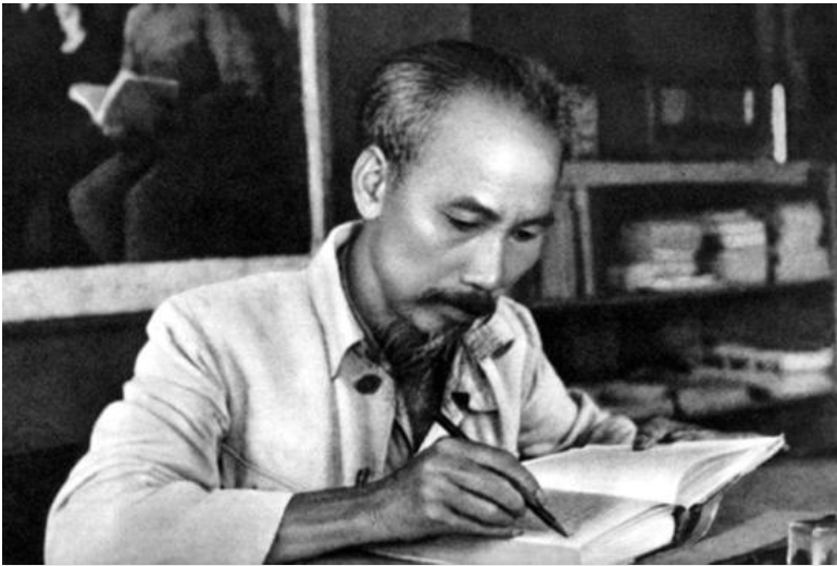 Chủ tịch Hồ Chí Minh - Người sáng lập nền báo chí cách mạng Việt Nam.