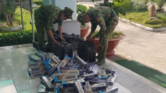 Tây Ninh: Thu giữ 1.800 gói thuốc lá ngoại nhập lậu