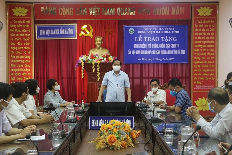 Nguyên Phó trưởng Ban Thường trực Ban Tổ chức Trung ương Nguyễn Thanh Bình phát biểu tại buổi lễ