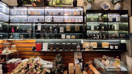 Đà Nẵng: Ngụy trang quán cà phê để bán nước hoa không có hóa đơn, chứng từ