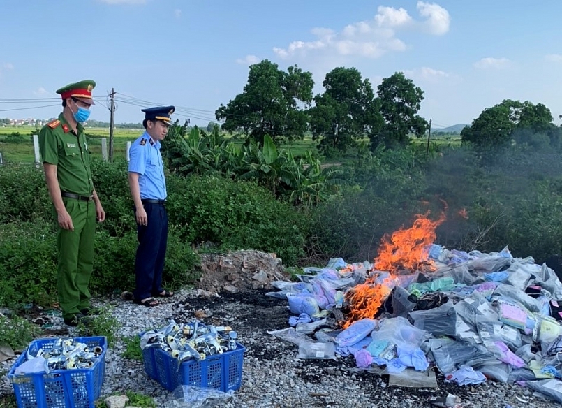 Bắc Ninh: Tiêu hủy gần 25.000 sản phẩm là tang vật vi phạm hành chính bị tịch thu