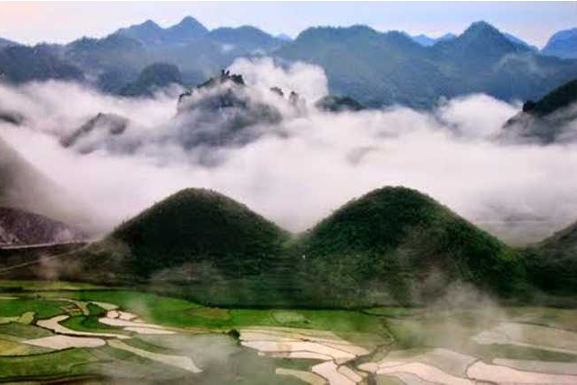 Review du lịch Hà Giang: Chiêm ngưỡng núi đôi Quản Bạ - tuyệt tác của thiên nhiên Hà Giang