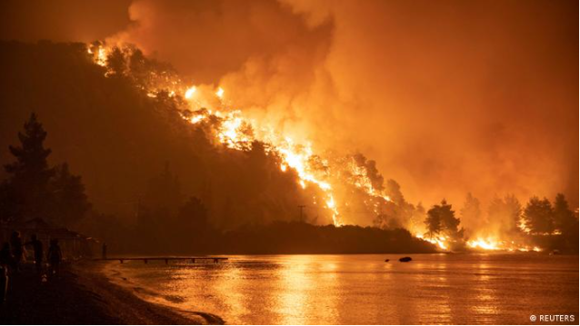 Các đám cháy rừng nghiêm trọng vẫn đang tiếp tục tàn phá Evia, hòn đảo lớn thứ hai ở Hy Lạp suốt nhiều ngày qua. (Ảnh: Reuters)