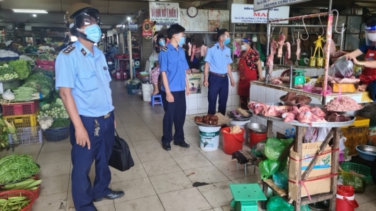 Tiền Giang: Phát hiện trường hợp kinh doanh thịt lợn không có dấu kiểm soát giết mổ