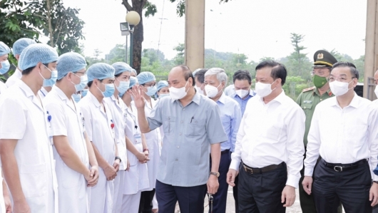 Chủ tịch nước động viên lực lượng tuyến đầu và nhân dân Thủ đô phòng, chống dịch COVID-19