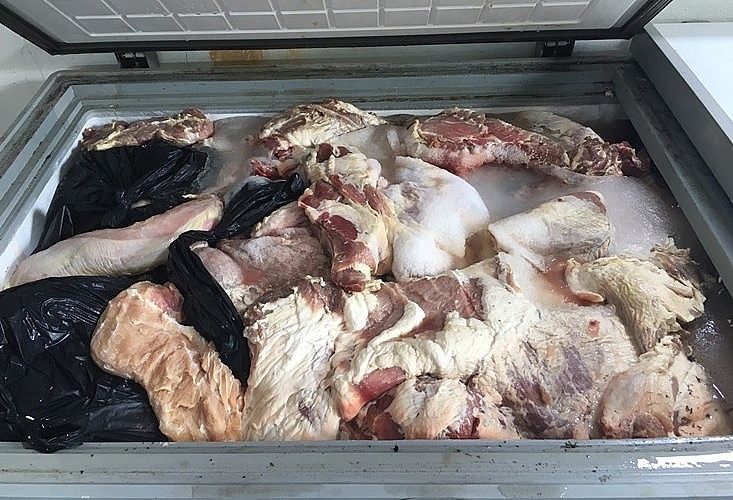 Thái Nguyên: Phát hiện cơ sở tập kết 1 tấn thịt lợn ôi thiu để kinh doanh kiếm lời