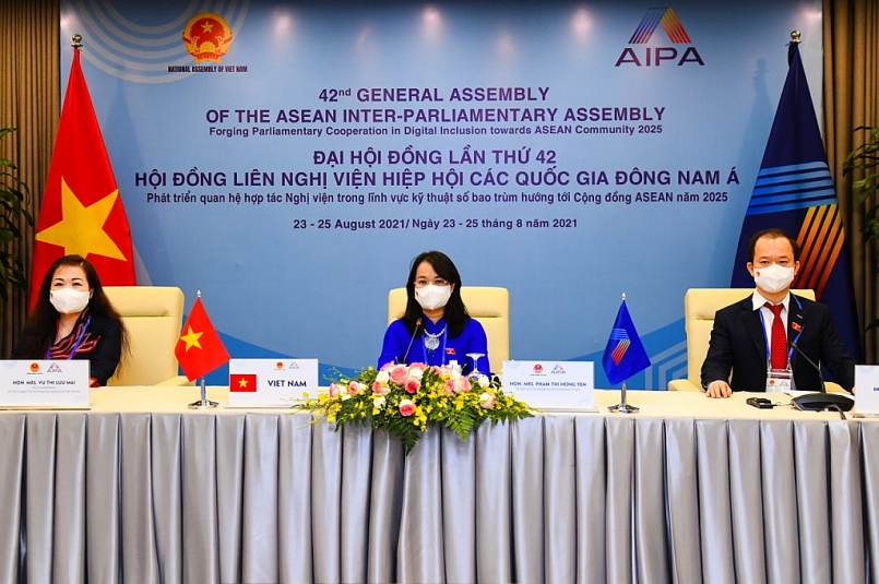 Đoàn đại biểu Quốc hội Việt Nam tham dự Phiên họp từ điểm cầu Hà Nội