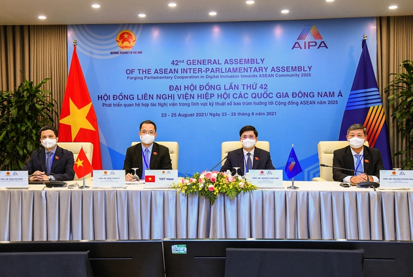 Phó Chủ nhiệm Uỷ ban Khoa học, Công nghệ và Môi trường Nguyễn Tuấn Anh dẫn đầu Đoàn đại biểu Quốc hội Việt Nam tham dự phiên họp