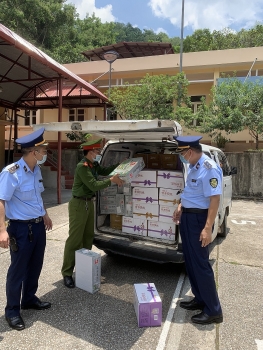 Lạng Sơn: Tạm giữ gần 900 sản phẩm đồ uống nhập lậu