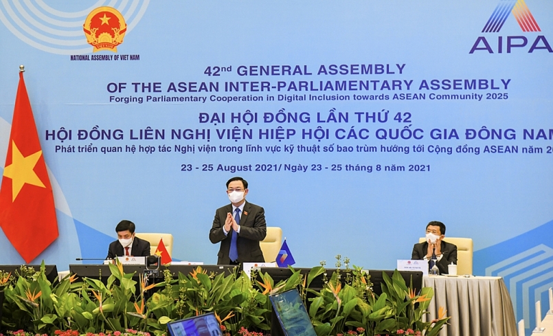 Chủ tịch quốc hội Vương Đình Huệ tham dự phiên họp toàn thể thứ hai Đại Hội Đồng AIPA-42