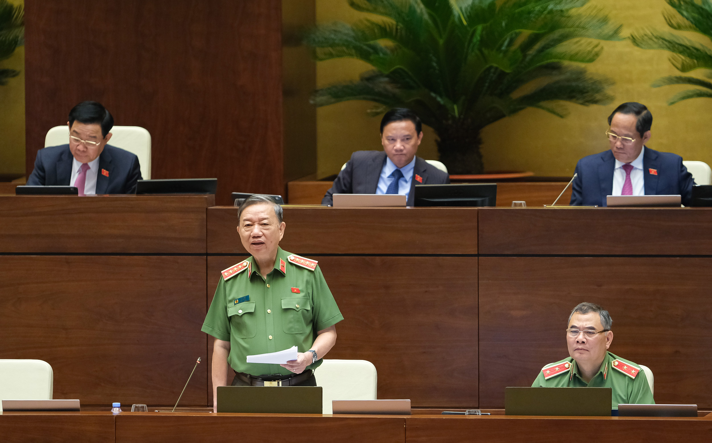 Phát huy vai trò của cả hệ thống chính trị và toàn dân trong công tác bảo đảm an ninh trật tự