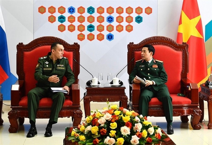 Đại tướng Phan Văn Giang và Thứ trưởng Yurievich tại buổi tiếp