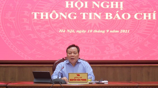 Phó Bí thư Thành ủy Hà Nội: Thành phố không nên, không thể giãn cách xã hội mãi được