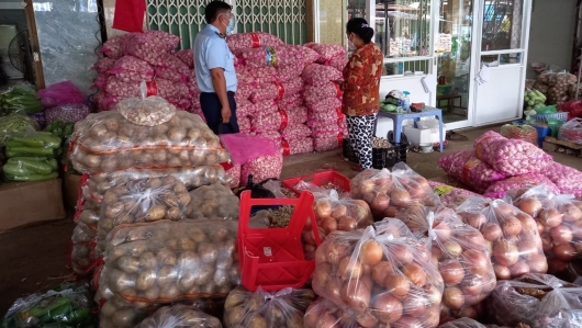 Phát hiện 4,2 tấn tỏi Trung Quốc vi phạm nhãn tại Tiền Giang