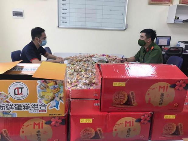 Thu giữ 5.000 chiếc bánh Trung Thu không rõ nguồn gốc xuất xứ tại Hà Nội