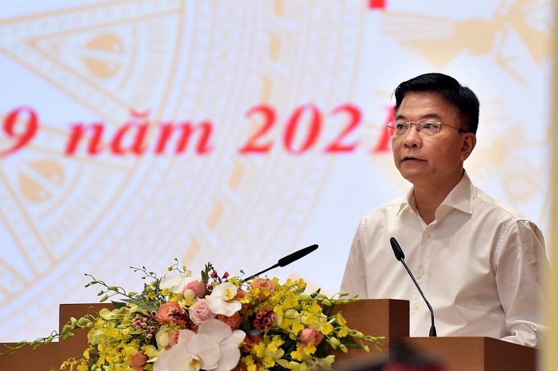 Bộ trưởng Bộ Tư pháp Lê Thành Long phát biểu tại Hội nghị - Ảnh: VGP
