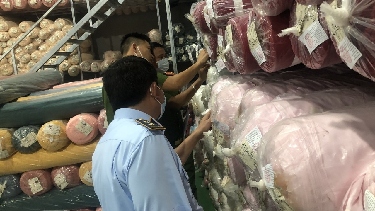 Bắc Ninh xử phạt 32 triệu đồng vụ kinh doanh vải giả mạo nhãn hiệu Chanel