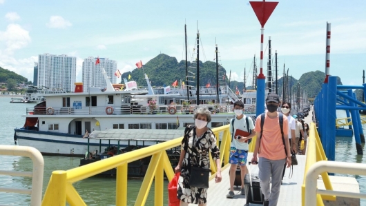 Quảng Ninh mở cửa trở lại hoạt động du lịch nội địa