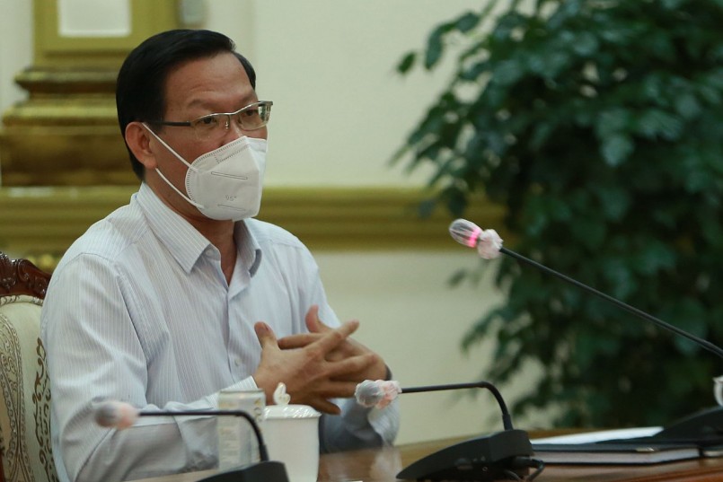 Chủ tịch UBND TPHCM Phan Văn Mãi kiến nghị nghị có chiến lược tiêm vaccine để phục vụ mục tiêu mở lại các hoạt động sản xuất, kinh doanh, đời sống… Ảnh: VGP/Đình Nam