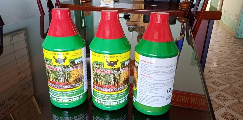 Bản tin hàng giả hàng nhái: Phát hiện cửa hàng bán thuốc bảo vệ thực vật chứa chất cấm