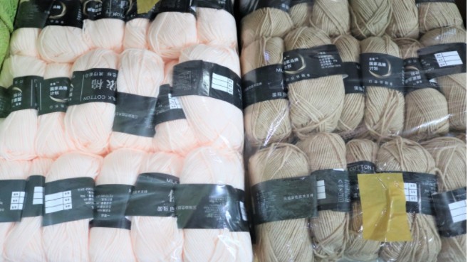 Bản tin hàng giả hàng nhái: Phát hiện hơn 26.000 cuộn len, sợi dệt không rõ nguồn gốc