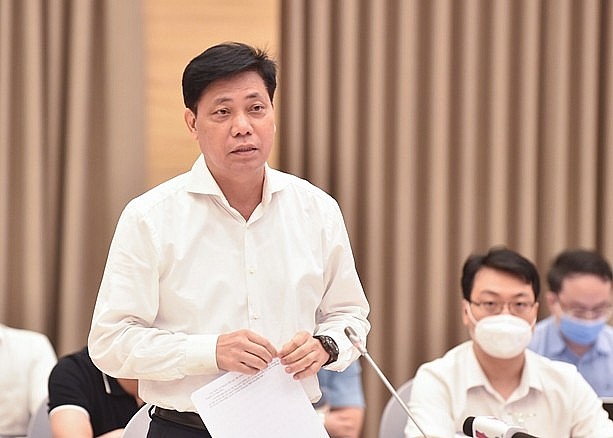Thứ trưởng Bộ GTVT  Nguyễn Ngọc Đông trả lời báo chí. Ảnh: VGP