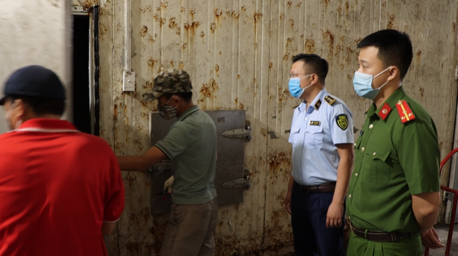 Bản tin hàng giả, hàng nhái: Tiêu hủy gần 7 tấn nầm lợn không rõ nguồn gốc tại Hà Nội