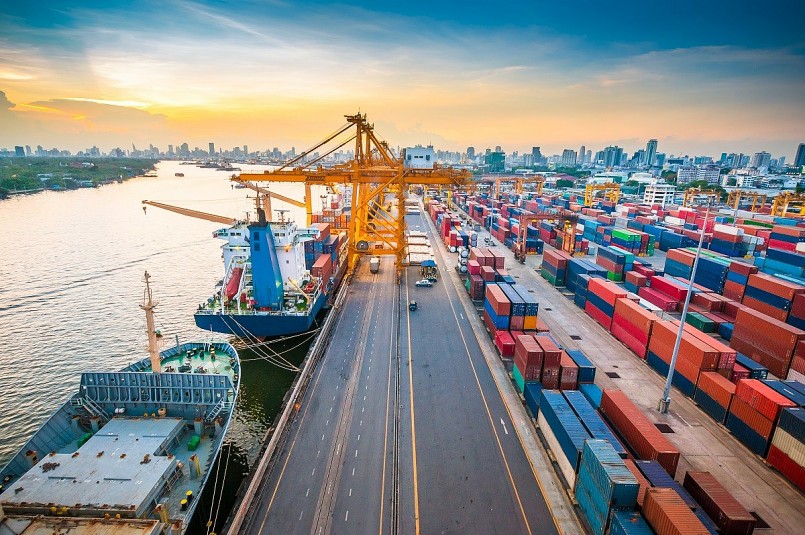 Hàng hóa qua cảng biển TPHCM tăng hơn 5%