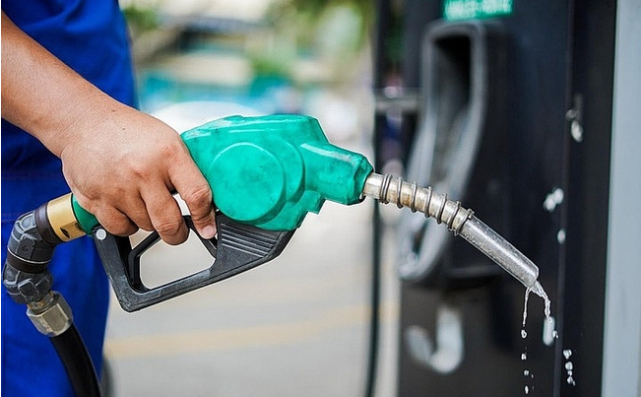 Giá xăng dầu sẽ tăng lần thứ 4 vào ngày mai?