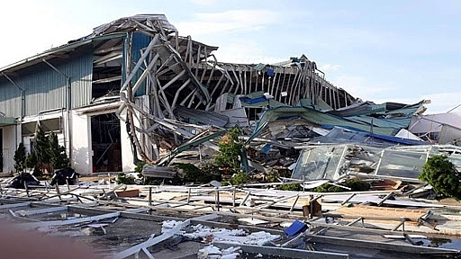 Sập mái nhà máy Thép Hòa phát Dung Quất, 5 người thương vong