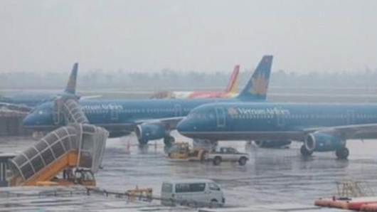 Tạm dừng khai thác 5 sân bay tại miền Trung do ảnh hưởng bão số 13