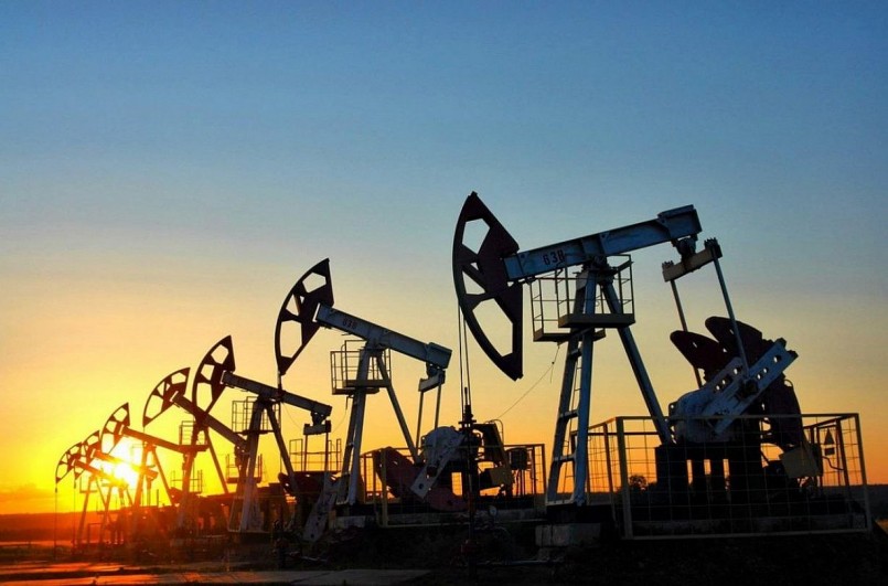 Cập nhật giá xăng dầu hôm nay 10/11/2021: Dầu Brent vượt mức 85 USD