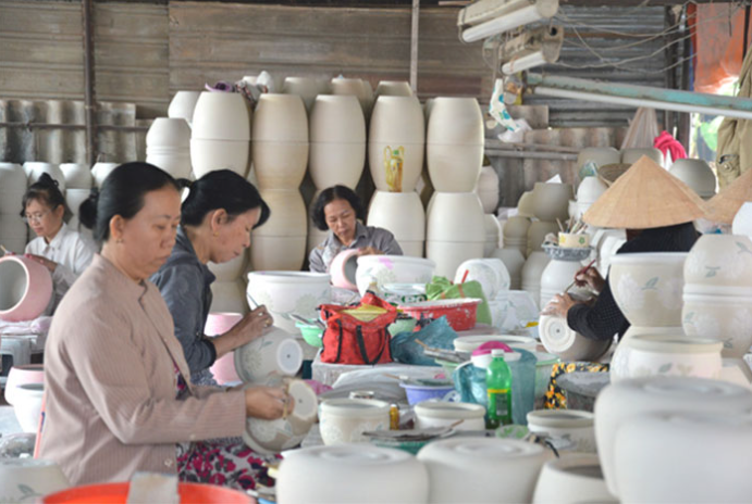 Ngành công nghiệp gốm sứ xây dựng của Việt Nam còn nhiều dư địa khai thác