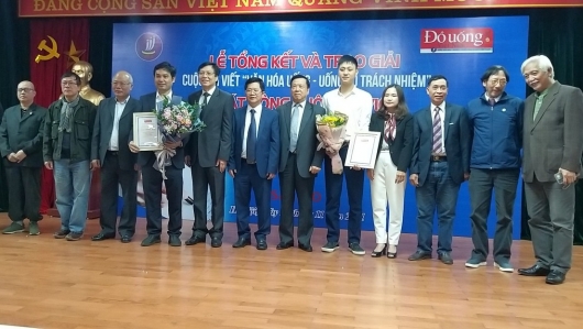 Trao giải Cuộc thi viết “Văn hóa uống – Uống có trách nhiệm”