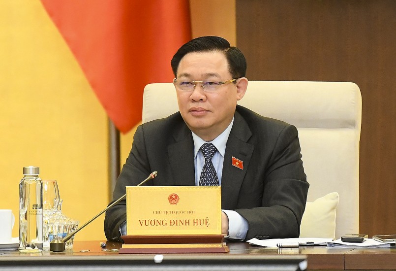 Chủ tịch Quốc hội Vương Đình Huệ ​phát biểu tại Phiên họp.