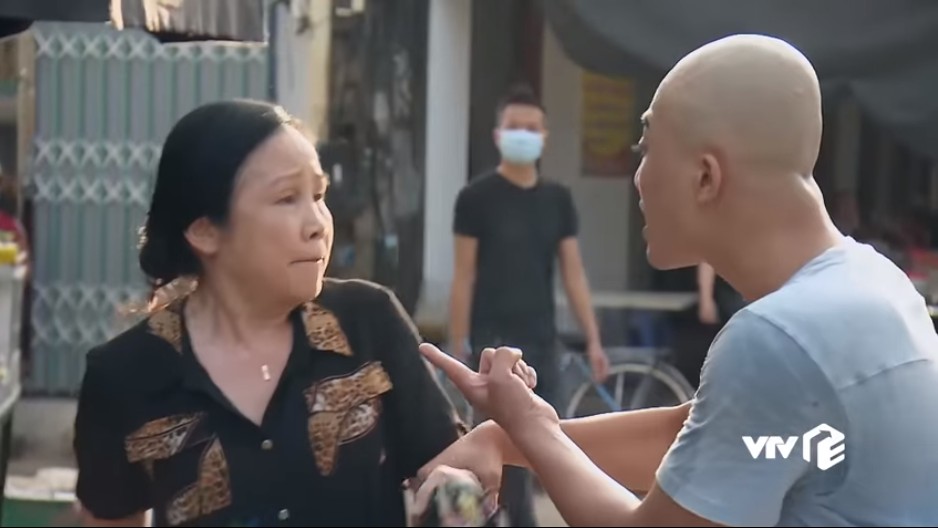 Preview phim "Phố trong làng" tập 14: Mến xô xát với vợ ông Quyền ngay giữa chợ