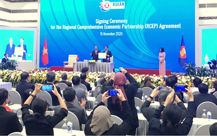 Hiệp định RCEP chính thức được ký kết ngày 15/11/2020 trong khuôn khổ Hội nghị cấp cao ASEAN lần thứ 37 tại Hà Nội. (Ảnh: TTXVN)
