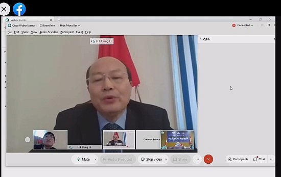 Ông Lê Dũng, Đại sứ đặc mệnh toàn quyền Việt Nam tại Cộng hòa Áo phát biểu tại Hội nghị