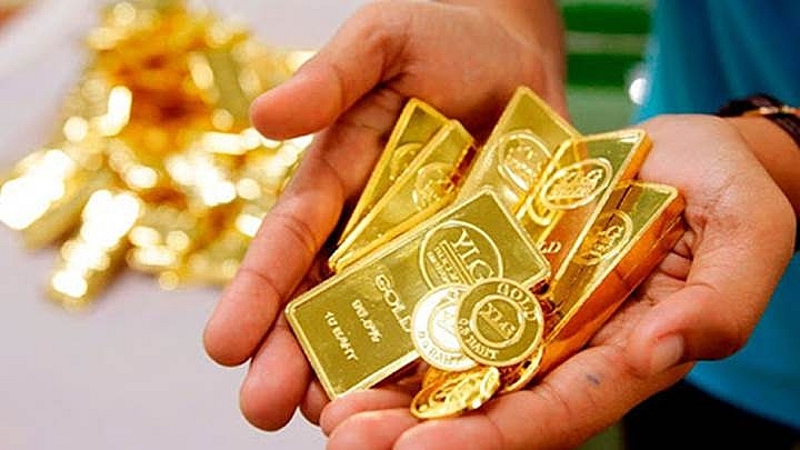 Cập nhật giá vàng hôm nay 24/12: Tiến sát ngưỡng 1.900 USD/ounce