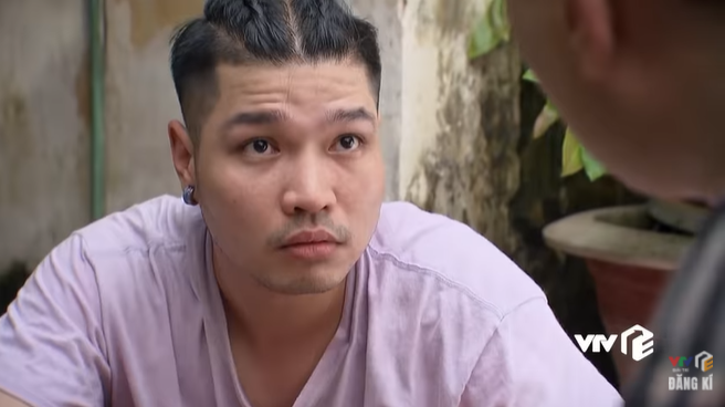 Preview phim “Phố trong làng” tập 19: Nam nghi ngờ Tiến chính là hung thủ ăn trộm hòm công đức của họ Vũ